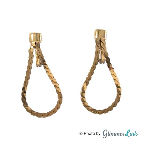 Vintage Monet Serpentine Chain Teardrop Loop Gold Tone Drop Clip On Earrings - Picture 3 of 10